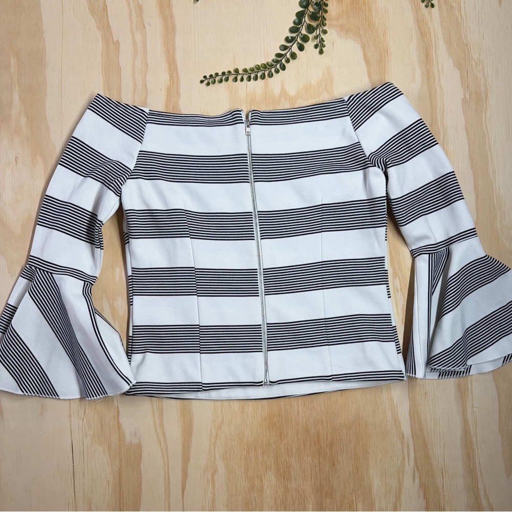 Line & Dot Ella Off Shoulder Bell Sleeve Crop Top Revolve Size L - Picture 2 of 8